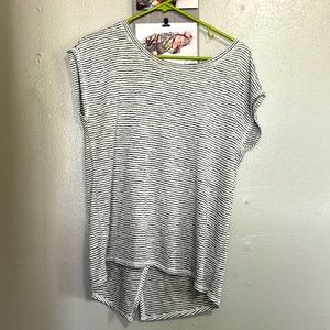 V backed strip T-shirt
